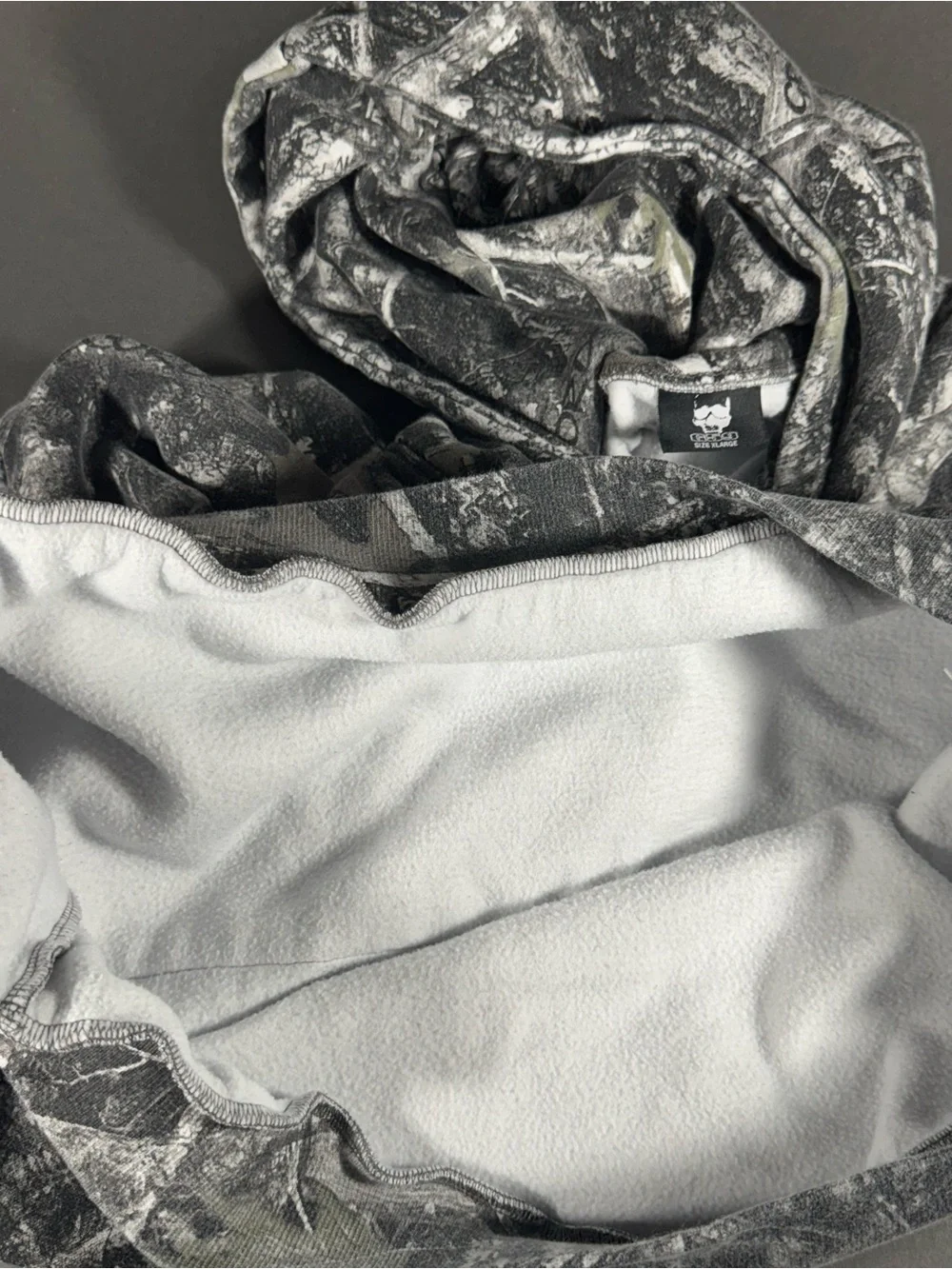 G59 pullover hoodie size XL